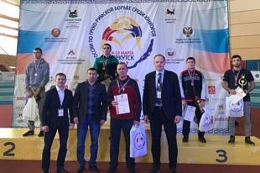 Донские спортсмены взяли медали первенства России по греко-римской борьбе