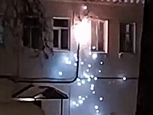 Жители многоэтажки в Казани пожаловались на вспыхнувшую проводку