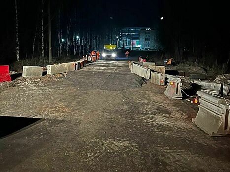 На Луганской открыли проезд для всех видов транспорта,но по одной полосе