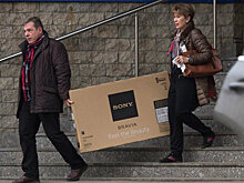 Впервые с 1998 года россияне потратили больше, чем заработали