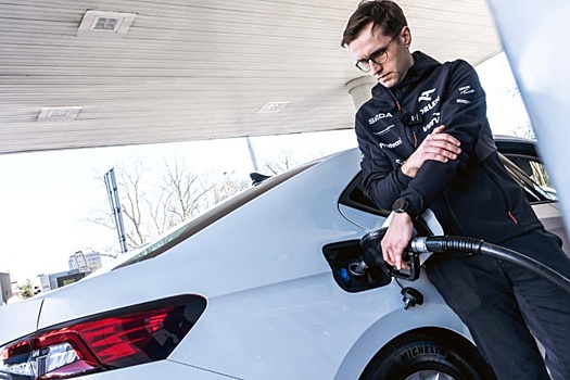 Skoda Superb с дизельным мотором прошла 2800 км на одном баке