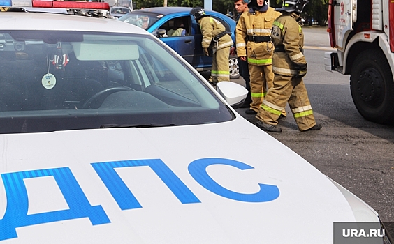 Три иномарки попали в ДТП на оживленном курганском перекрестке