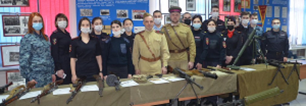 В Магаданской области полицейские и общественники проводят патриотические мероприятия в рамках «Недели мужества»