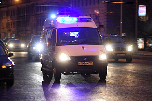 Мотоциклист сбил девушку‑пешехода в центре Москвы