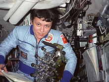 Первая женщина в открытом космосе