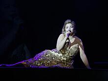 «Как у старухи Шапокляк»: стилист прокомментировала наряды Ирины Пеговой