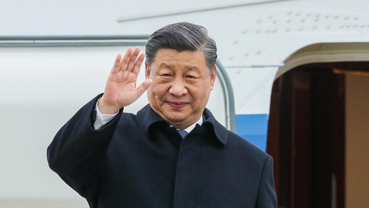Си Цзиньпин впервые за пять лет прибыл в Париж