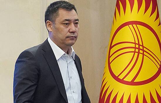 Глава Киргизии сложил с себя полномочия