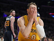 Представители клуба НБА "Лейкерс" провели переговоры с центровым Сандерсом