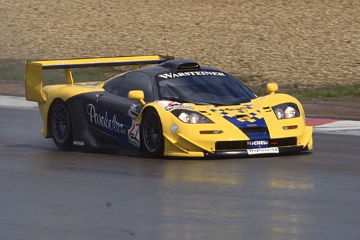 Уникальный спорткар McLaren F1 GTR выставили на продажу в Англии: безумно дорого