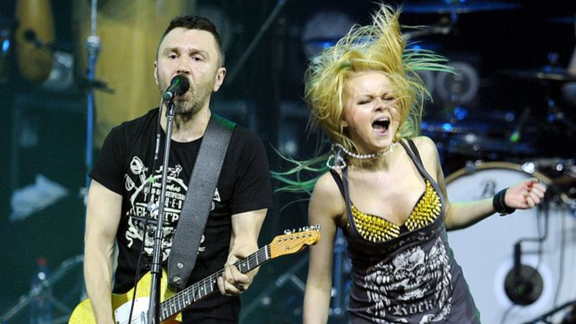 Экс-солистка Ленинграда обратилась к Шнурову