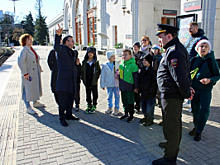 Общественный совет при Сочинском линейном управлении МВД России на транспорте провел акцию «Путь безопасности» для школьников