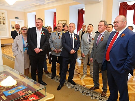 Валерий Лидин ознакомил делегацию Брестской области с работой регионального парламента