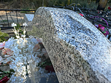 В Благовещенске вандалы повредили надгробия на кладбище на 8 км