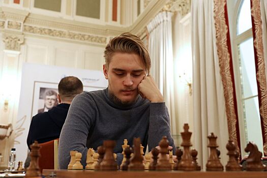 Алексей Гребнев досрочно стал чемпионом мира по шахматам среди юношей до 18 лет