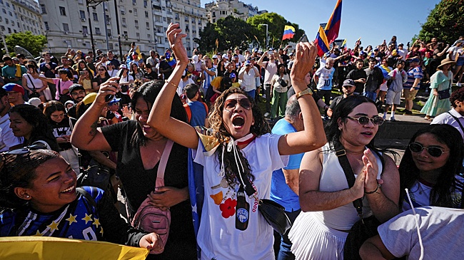 В Аргентине прошли манифестации против и в поддержку военной агрессии США