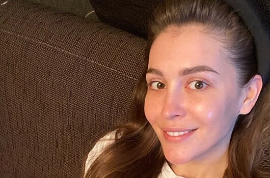 Сияющая кожа и идеальный овал лица: сестра Бузовой показала честное селфи без макияжа