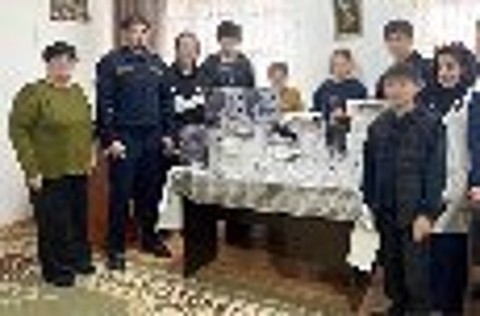 Сотрудники УФСИН России по Республике Дагестан подарили детям праздник в рамках акции «Елка желаний»