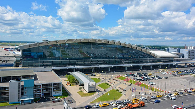 Аэропорт «Внуково» переносит рейсы из-за потопа в терминалах и на перроне