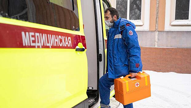 Мужчина в костюме Деда Мороза погиб, сорвавшись с 24-го этажа в Челябинске