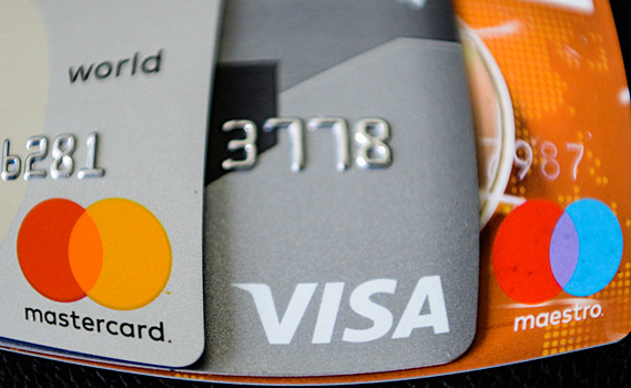 Аналитики заявили о риске отключения РФ от Visa и MasterCard