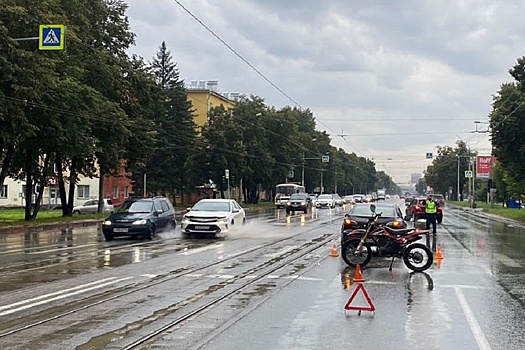 В Новосибирске школьник на питбайке устроил ДТП