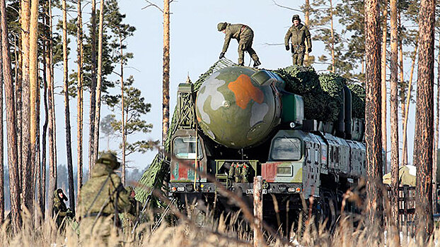 На боевом дежурстве стоят более 100 установок «Тополь»