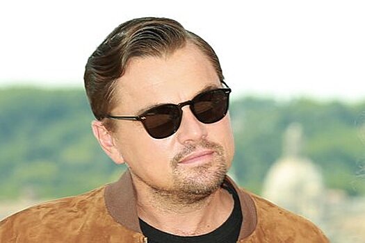 Авиассажир узнал в попутчике мировую знаменитость и проследил за ним