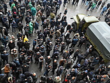 Начался демонтаж забора вокруг комплекса правительства в Сухуме