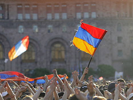 Возможные сценарии военного конфликта между Арменией и Азербайджаном нарисовал эксперт
