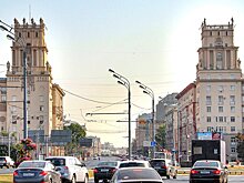 Скульптуры воинов-победителей вернули на галерею дома на Ленинском проспекте