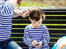 Россиянам напомнили про меры профилактики педикулеза у детей