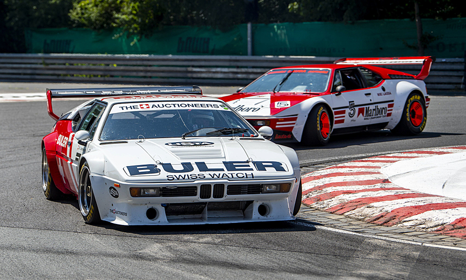 BMW M1 (1979) внешне разительно отличался от своего предшественника 3.0 CSL. Автомобиль стал настолько популярным среди автогонщиков, что у него даже появилась своя серия гонок — BMW Procar Series. Эти соревнования были частью Формулы-1, и в них лучшие гонщики планеты, пилотируя M1, состязались друг с другом за престиж