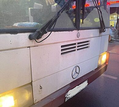 Водитель саратовского автобуса №90 не пустил пенсионерку в переднюю дверь