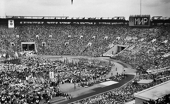 День в истории: Лобачевский — ректор Казанского университета, открытие "Лужников" и старт "Санта-Барбары"