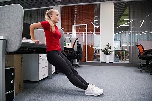 Подкачать попу и размять мышцы: 10 упражнений для тех, кто работает в офисе