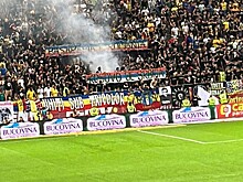 Матч Румыния – Косово прервался почти на час из-за баннера