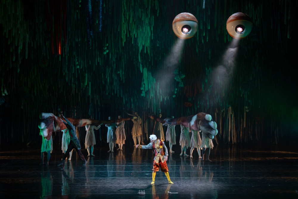 «Урал Опера Балет» выпустил мировую премьеру спектакля «Сказки Перро»