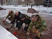В Энгельсе состоялось возложение цветов к Вечному огню