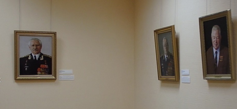 В  Музее Героев Советского Союза и России действует выставка “Портрет героя”