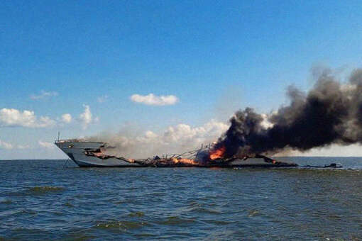 В Саратовской области шесть человек эвакуировали с горящей яхты «Мечта»