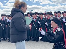 Кубанский казак позвал замуж возлюбленную после участия в параде в Москве