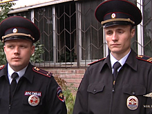 Воронежские полицейские спасли из горящей квартиры бабушку и двух её внучек