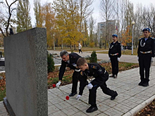 В Тольятти Самарской области почтили память сотрудников органов внутренних дел, погибших при исполнении служебных обязанностей