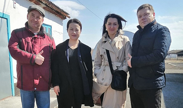 Китайские партнеры приехали на завод жены курганского депутата