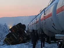 В Усть-Куте состав с пропаном сбил автокран