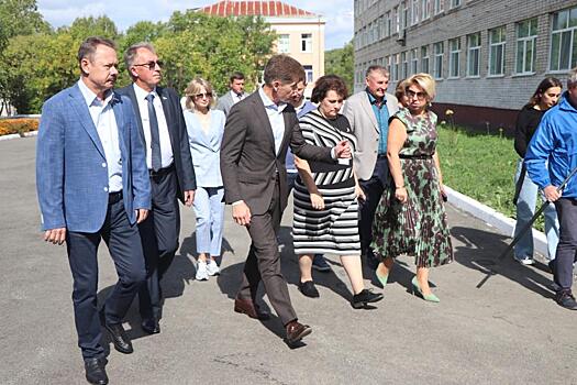 Губернатор Приморья оценил качество питания в одной из школ Фокино