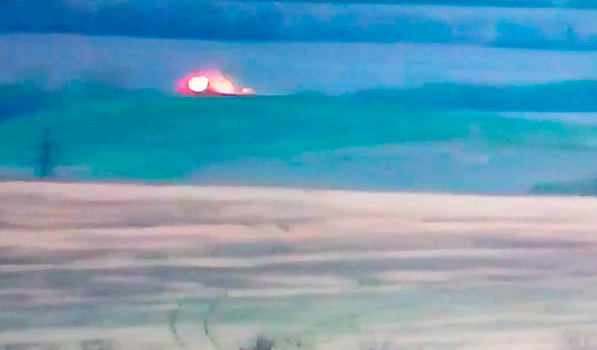 ВСУ обстреливают Светлодарскую дугу: видео