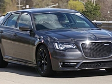 Появились изображения «заряженного» Chrysler 300 SRT