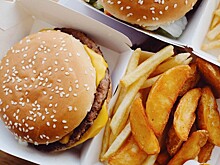 Диетолог рассказала, как не поправиться после фастфуда